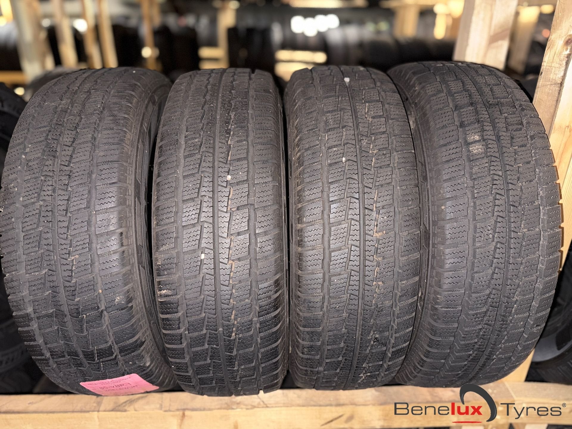 winter 205/70R15c 205/70R15 205/70/15 205/70 R15 2057015, 15 pouces, Pneus hiver, 205 mm, Pneu(s)