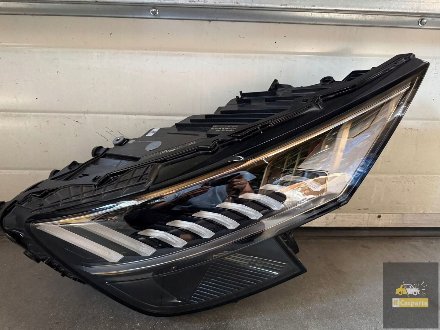 4M8941036D Audi RSQ8 RS Q8 VOLLEDIGE LED MATRIX rechterlamp, Gebruikt, AUDI AG, Auto-Union-Strasse 1
85045  Ingolstadt, DE, Audi