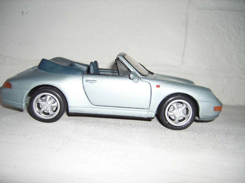 MAISTO PORSCHE 911 CABRIOLET SLW6794 /1994, Hobby & Loisirs créatifs, Voitures miniatures | 1:18, Enlèvement ou Envoi, Comme neuf