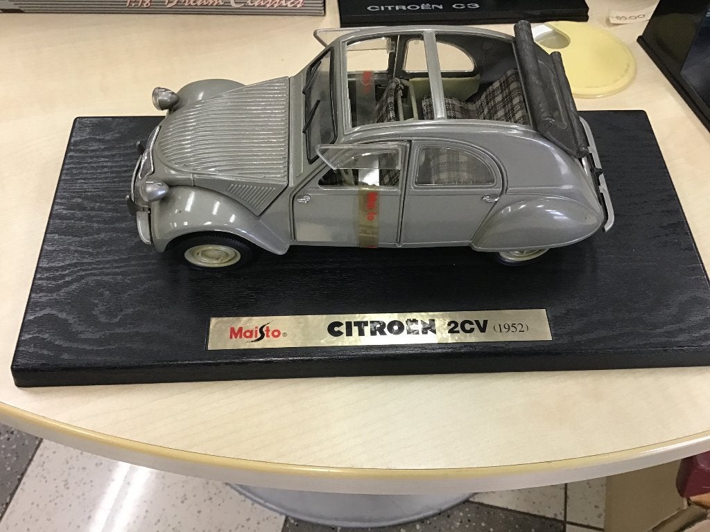 CITROËN 2CV, Hobby & Loisirs créatifs, Voitures miniatures | 1:18, Enlèvement, Comme neuf, Voiture, Maisto