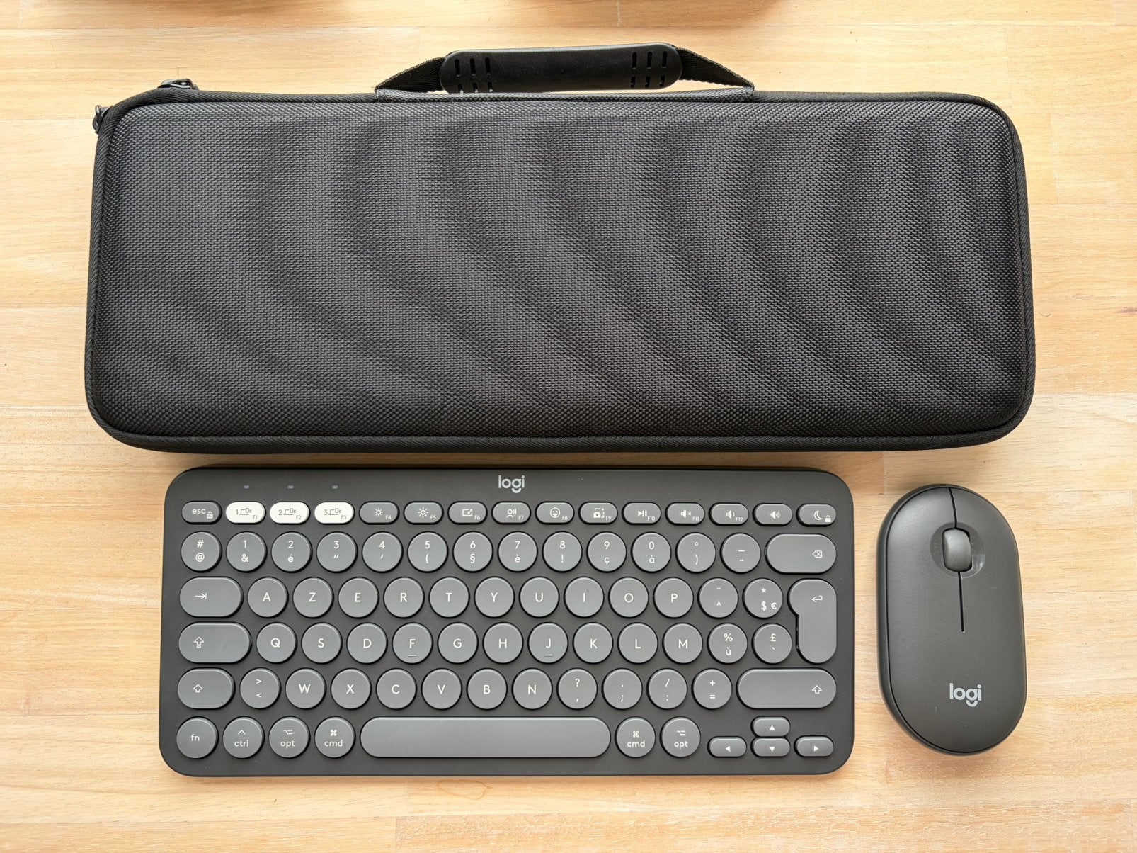 Logitech Pebble Keys 2 (Mac) + Pebble Mouse 2 + Co2Crea hoes, Computers en Software, Toetsenborden, Zo goed als nieuw, Azerty