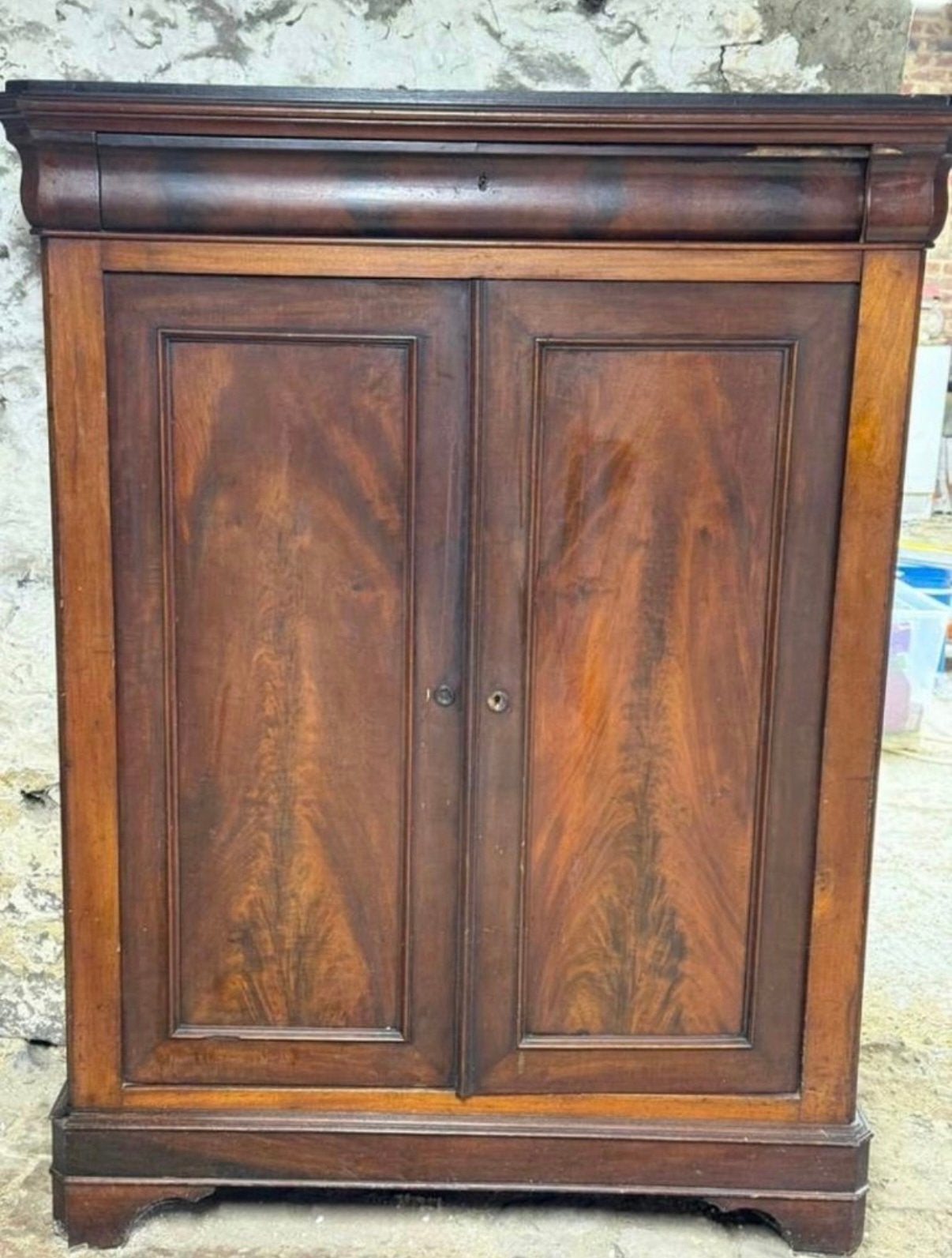 Armoire ancienne / bonnetière en bois massif, Antiquités & Art, Enlèvement