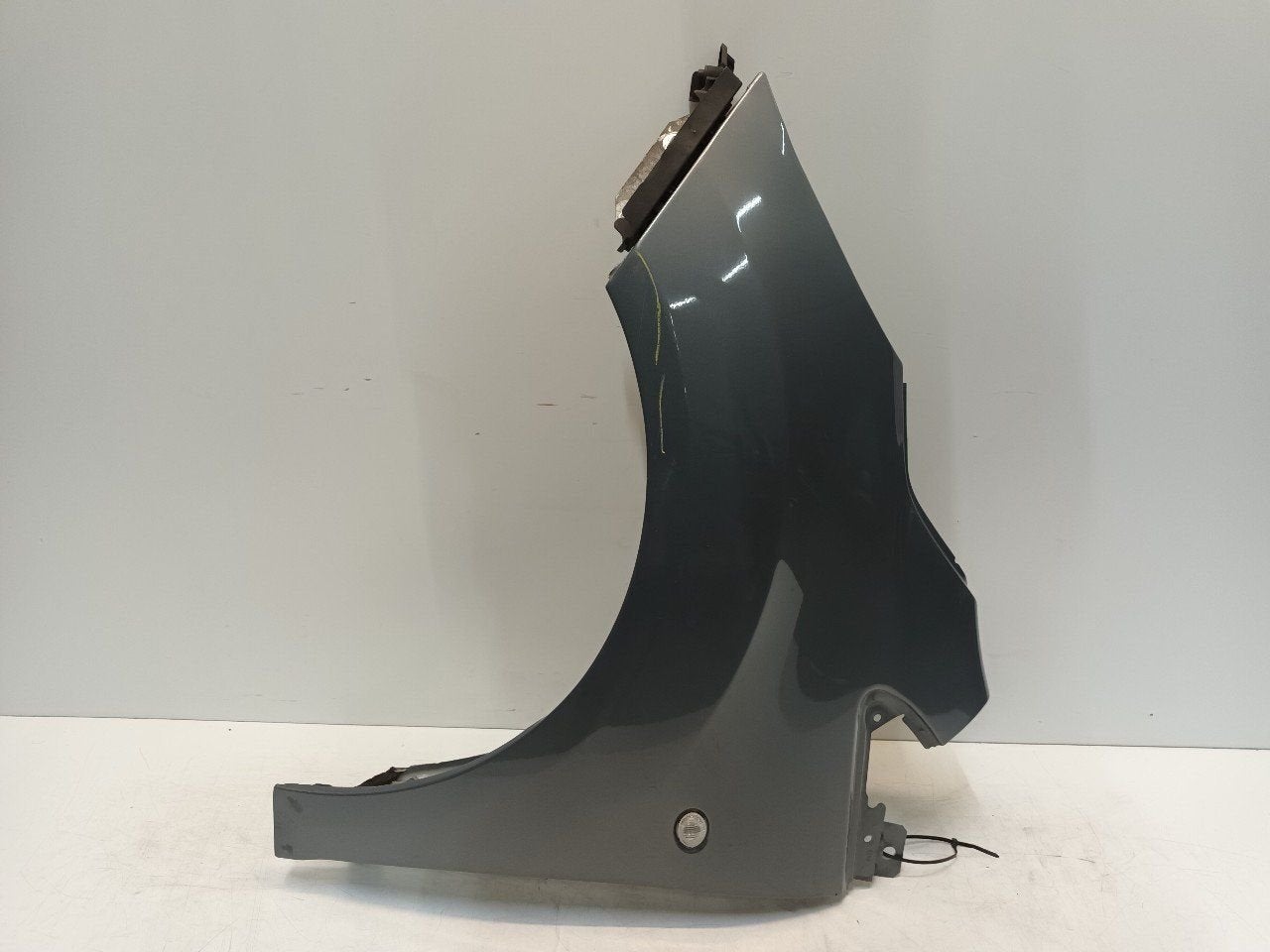 Spatbord links voor Ford Ka, Onderdelen@venauto.nl, Van der Ven Autorecycling B.V., Gebruikt, Ettenseweg 76, 4706 PB Roosendaal, The Netherlands