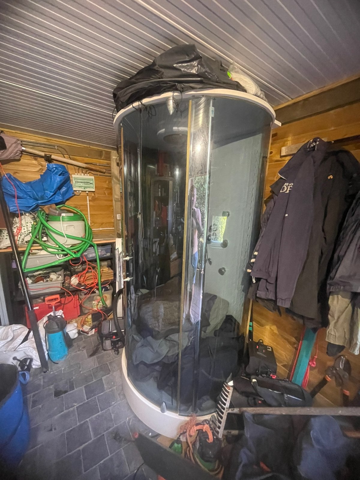 Ronde douche gratis op te halen, Huis en Inrichting, Badkamer | Badkamermeubels, Ophalen, Gebruikt