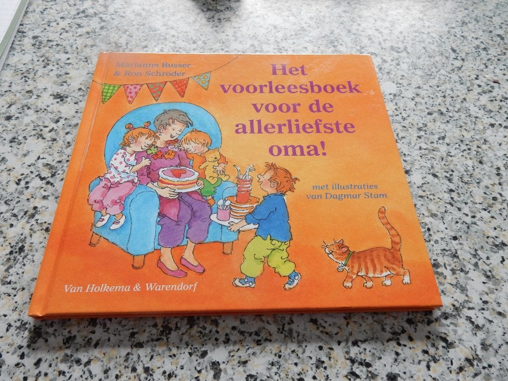 nr.561 - Het voorleesboek voor de allerliefste oma, Enlèvement ou Envoi, Comme neuf, Fiction général, Livre de lecture