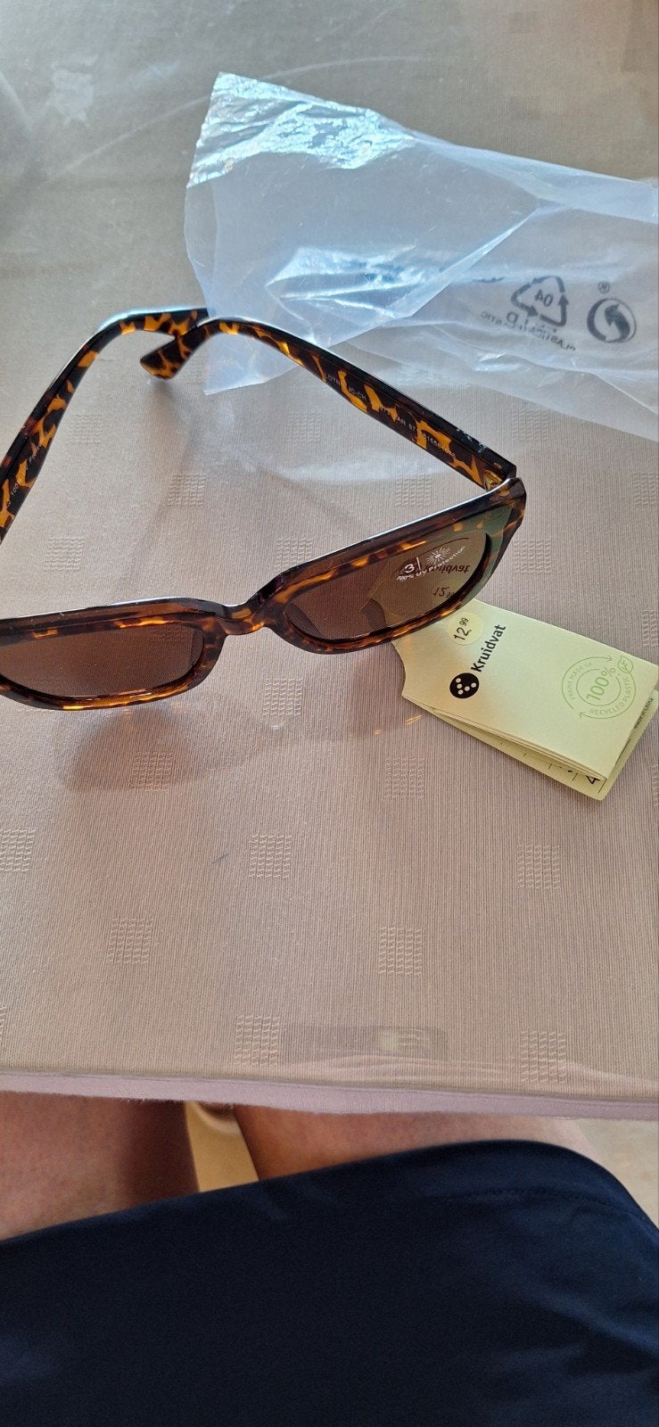 Zonnebril van Kruidvat nieuw, Enlèvement, Lunettes de soleil