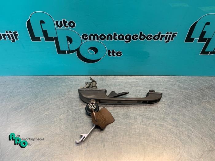 Poignée portière 2portes gauche d'un Volkswagen Polo (Polo, Volkswagen, -, 3 mois de garantie, Utilisé