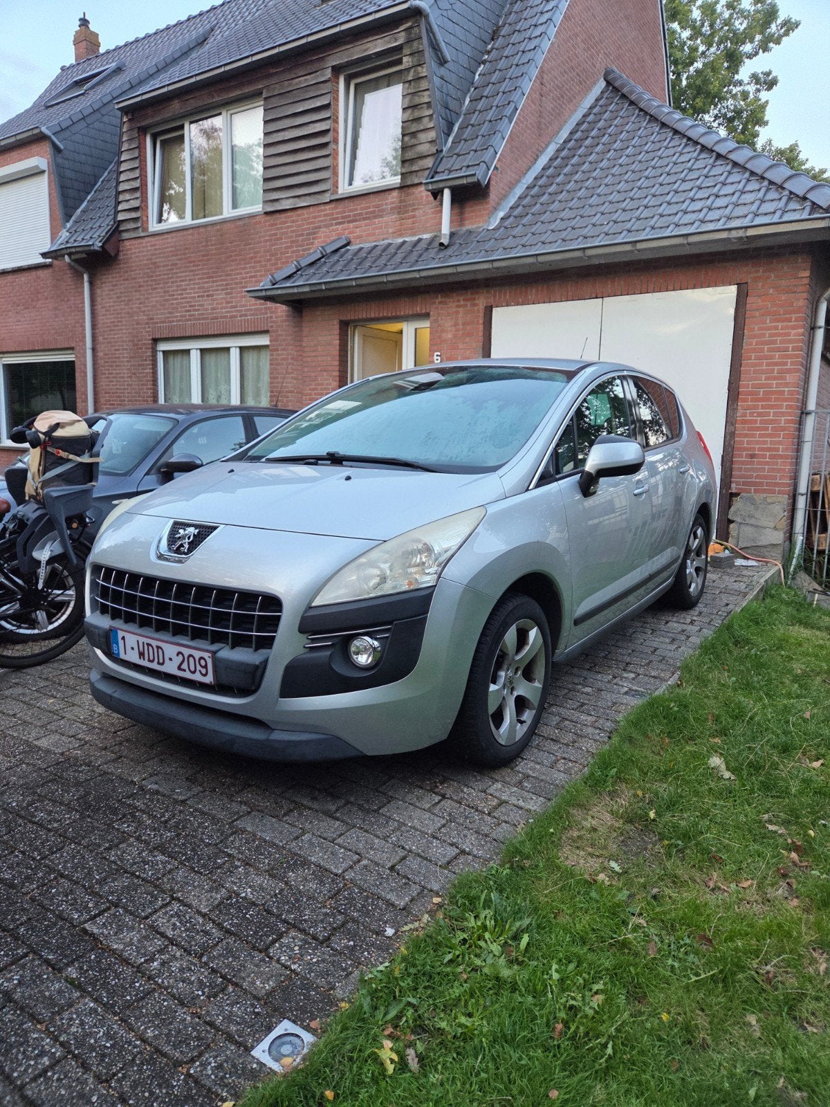 peugeot 3008 1.6 benzine GEKEURD VOOR VERKOOP, Autos, Argent ou Gris, Boîte manuelle, Noir, 5 portes