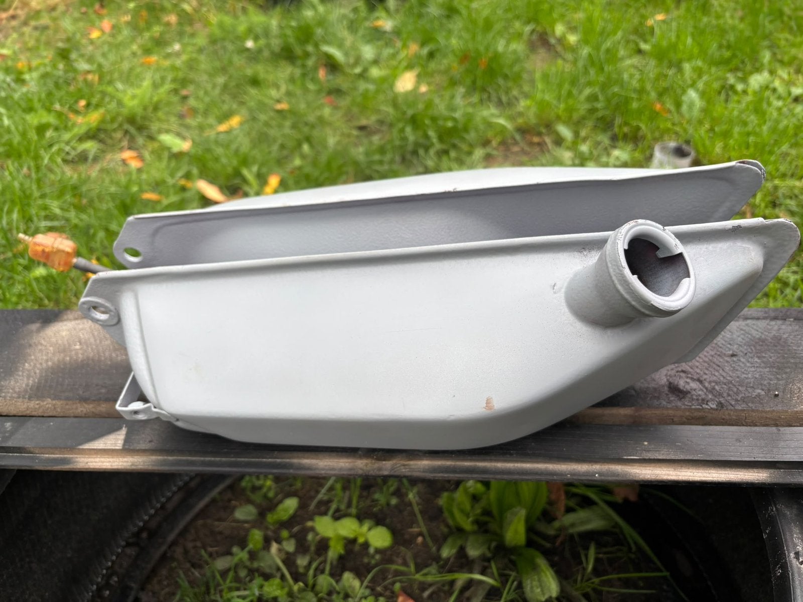 Benzinetank hond Camino, Enlèvement, Comme neuf