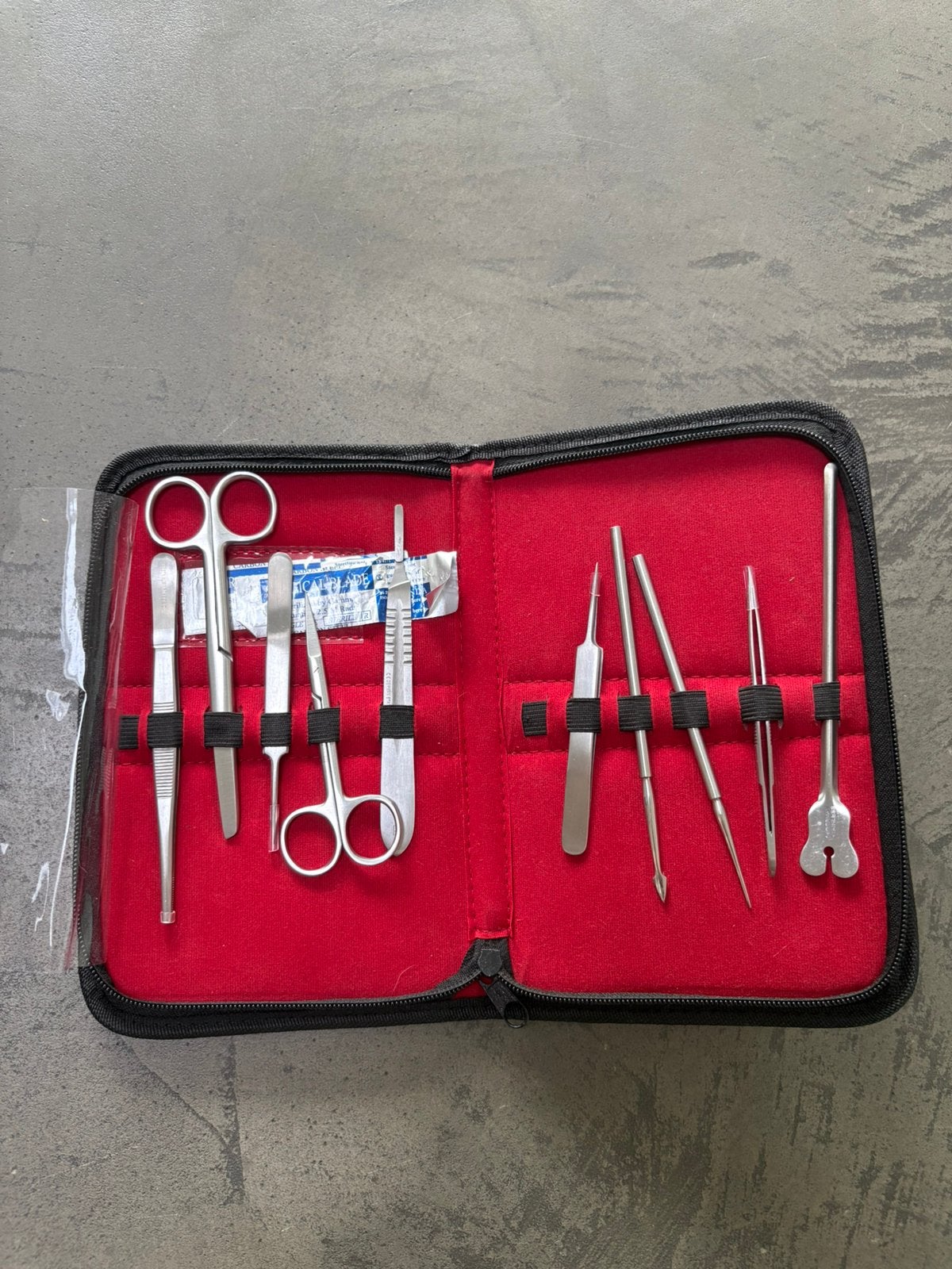 Trousse de dissection, Enlèvement, Comme neuf