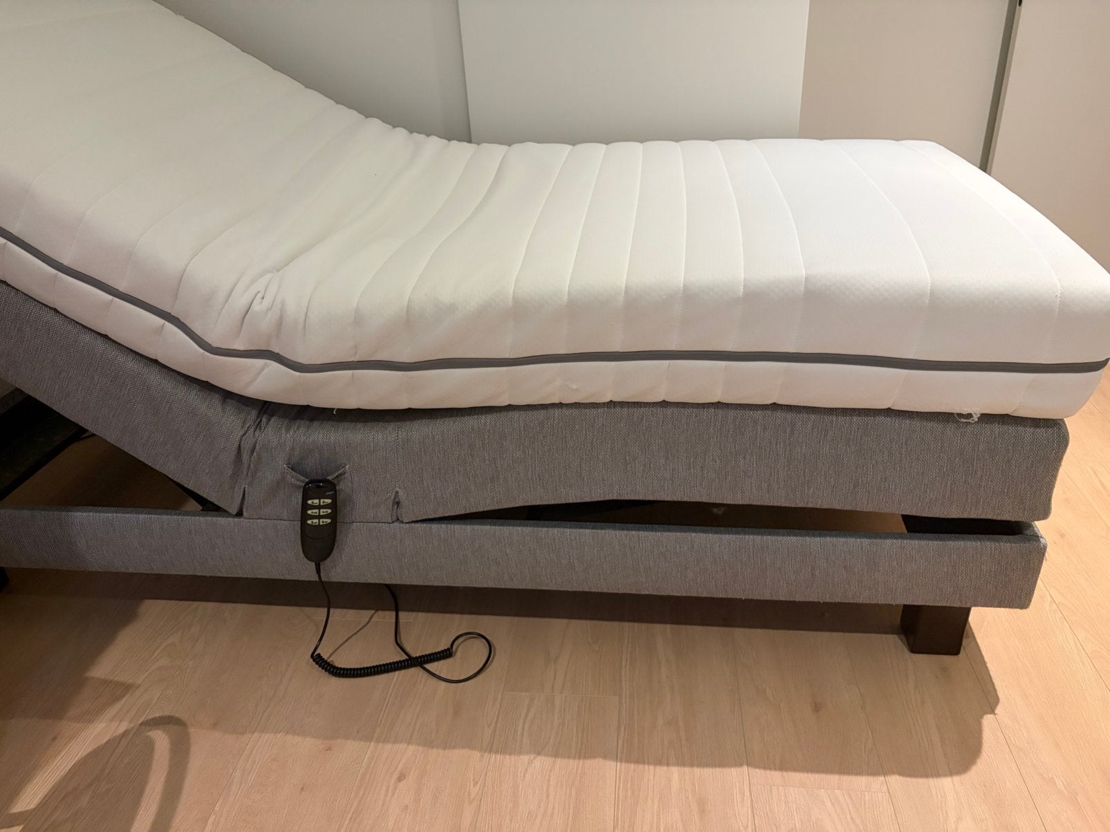 Lit boxspring electrique 2m * 0.9, 90 cm, Gris, Une personne, Enlèvement