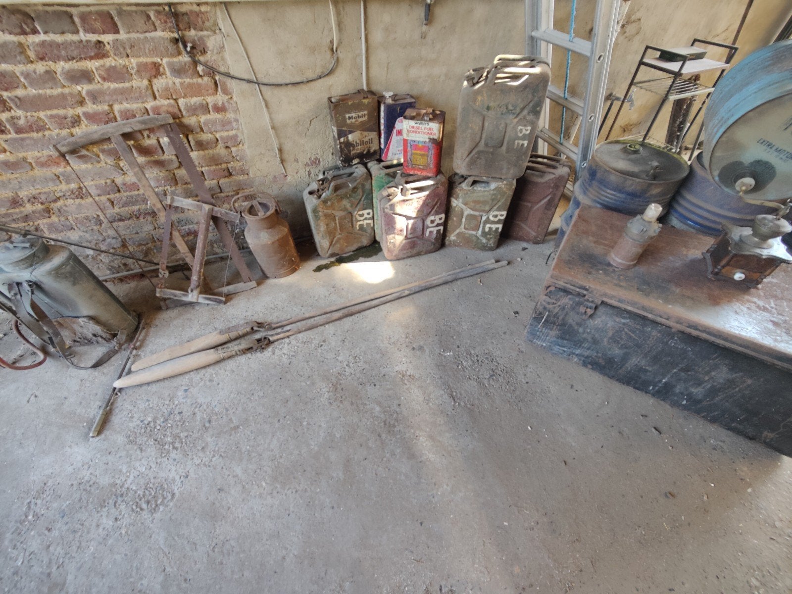 Lot oude brocante wo2 stuff Een mooi bod wordt geapprecieerd, Ophalen