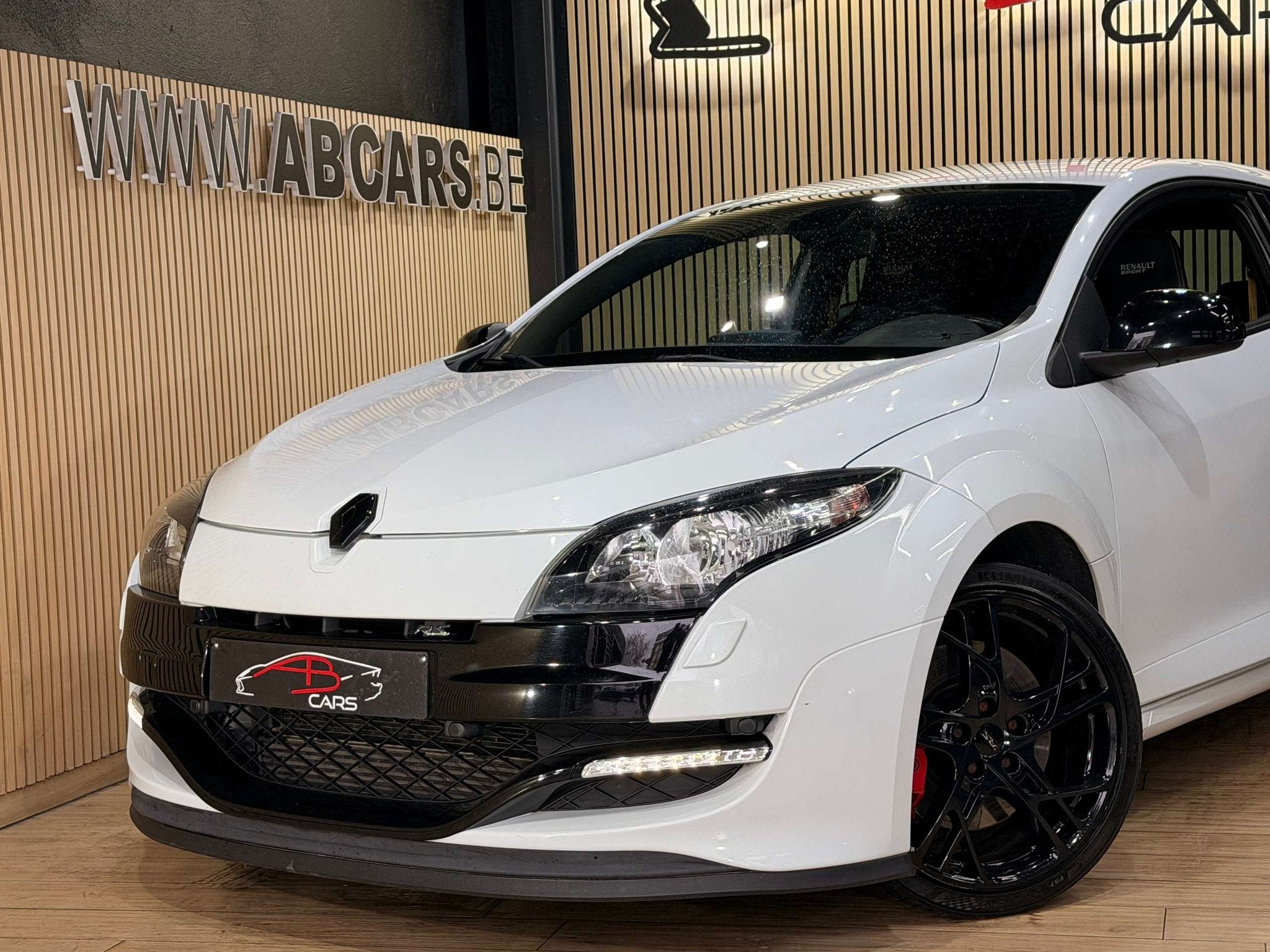 Renault Mégane 2.0 Turbo * RS * GARANTIE 12 MOIS * SIEGE RE, Auto's, 1800 kg, Gebruikt, Zwart, 4 cilinders