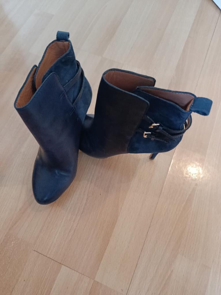 Marineblauwe laarzen met hak van Zara - Bi-materiaal leer en, Blauw