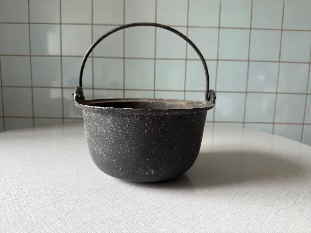 Marmite en fonte, Enlèvement, Utilisé, Fonte