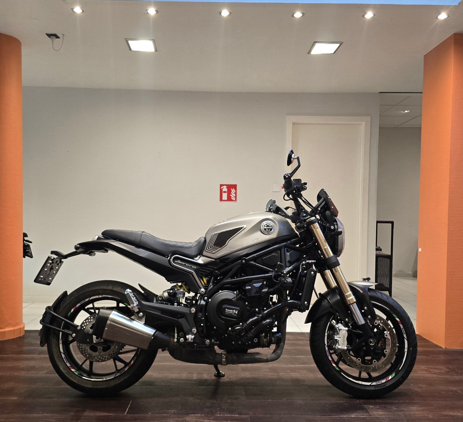 Benelli Leoncino 800**2022**9.675km**Garantie, Entreprise, 800 cm³, ABS, Naked bike