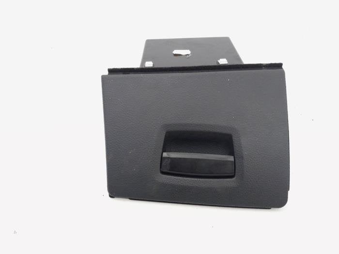 Compartiment de rangement d'un BMW 5-Serie, -, 3 mois de garantie, Utilisé, -