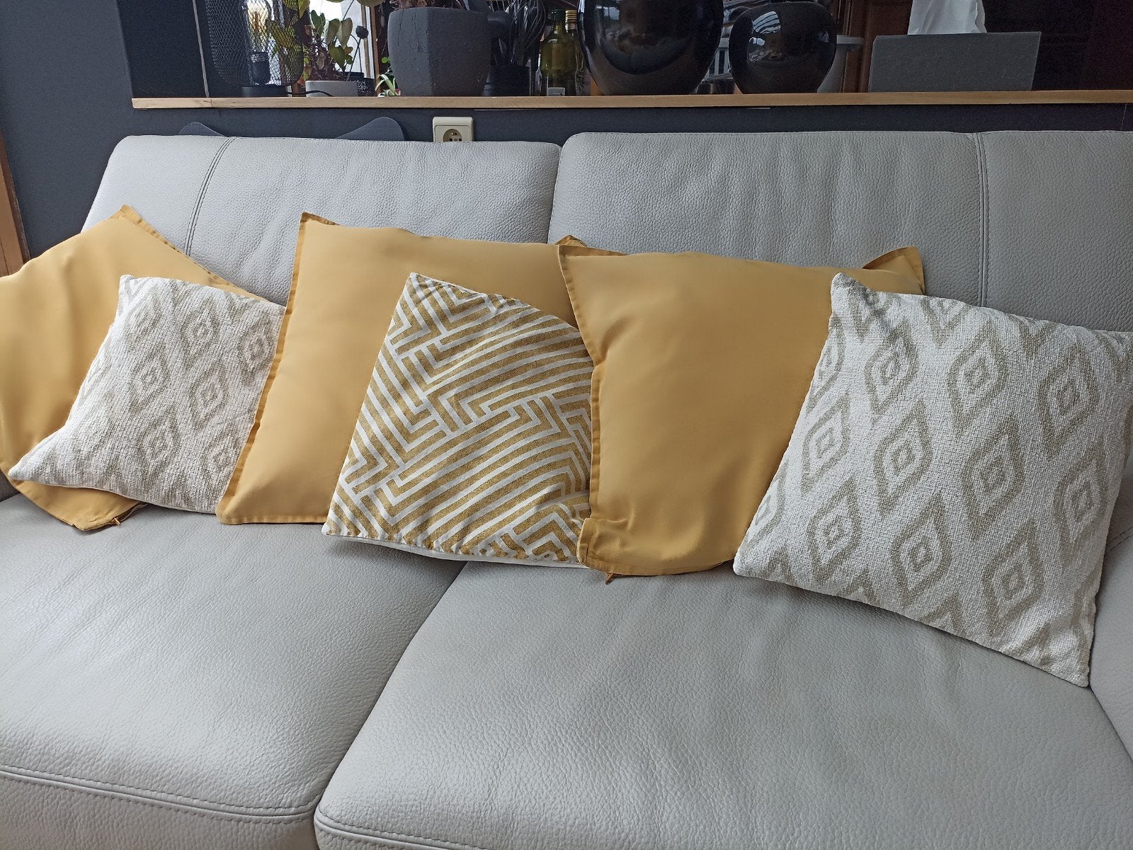 Lot de 6 housses de coussin 
- 3 jaunes unies 50 x 50 (Ikea), Enlèvement ou Envoi, Beige, IKEA, Carré