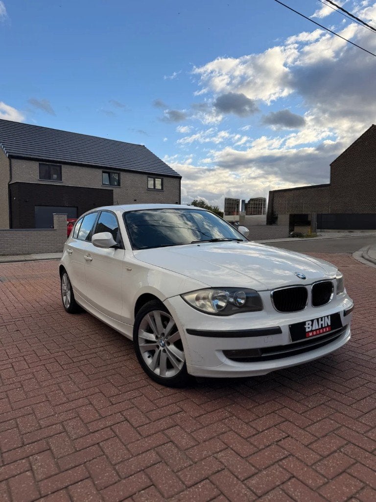 BMW 1-serie facelifts!, Auto's, 1 Reeks, Wit, Bedrijf, https://public.car-pass.be/vhr/083b4cda-f8bf-4971-ab97-430ec5a19e03