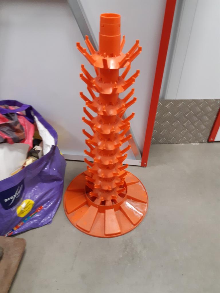 1 droogtoren voor 100 flessen, Ophalen