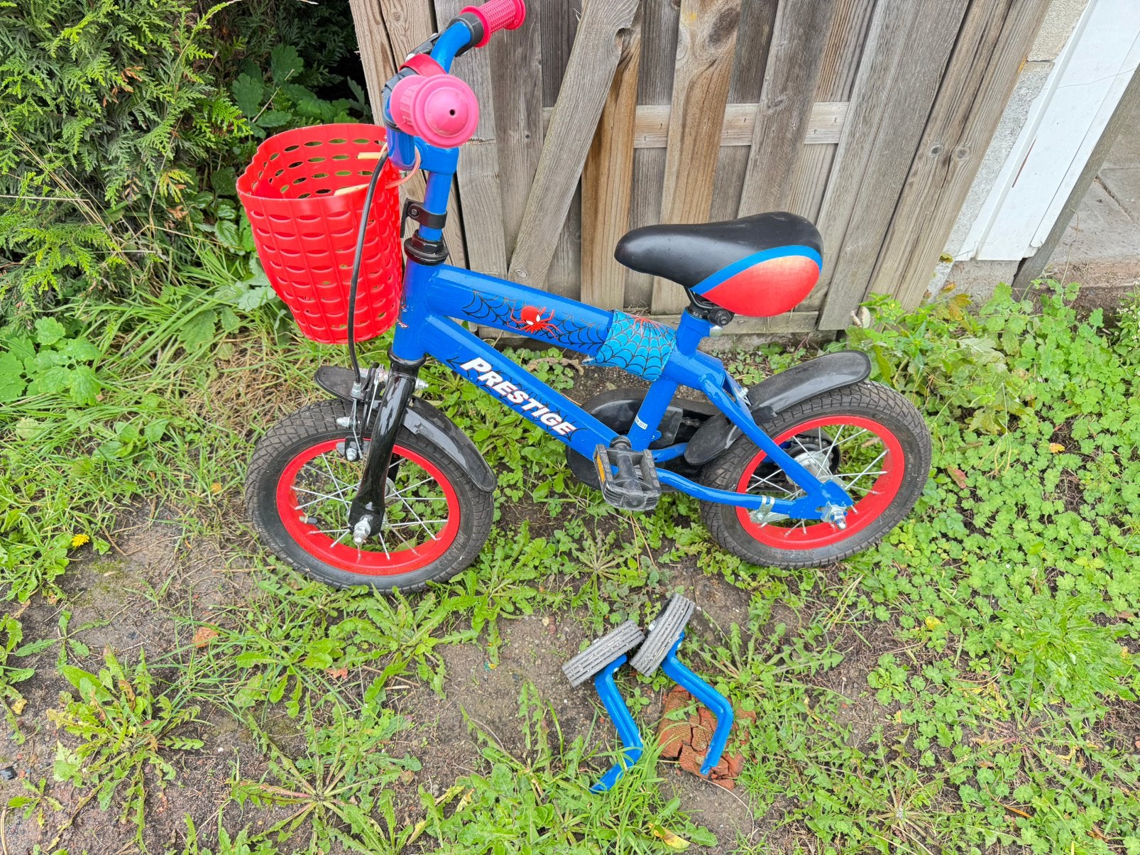 Spiderman fiets 12 inch, Fietsen en Brommers, Ophalen, Zo goed als nieuw