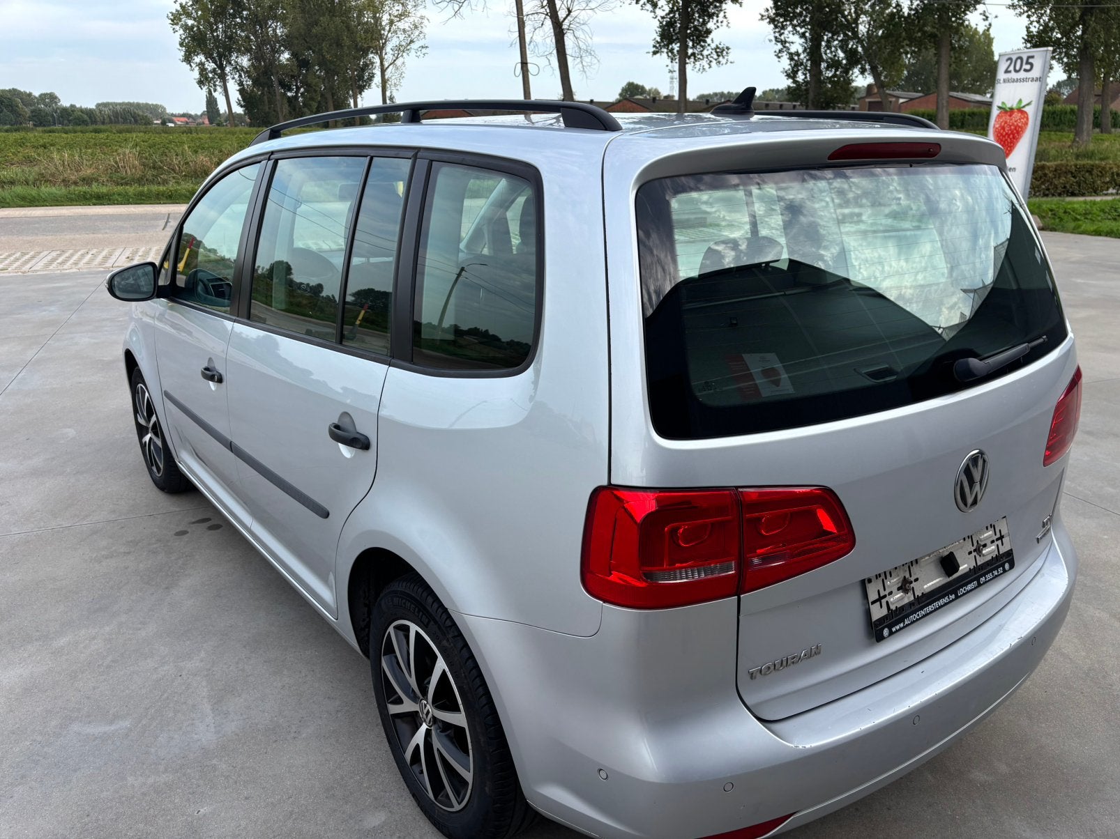 VW TOURAN 1.6 TDI 77KW/1STE EIGENAAR ONDERHOUDSBOEKJE / 5PL, Monovolume, Zwart, Electronic Stability Program (ESP), Bedrijf