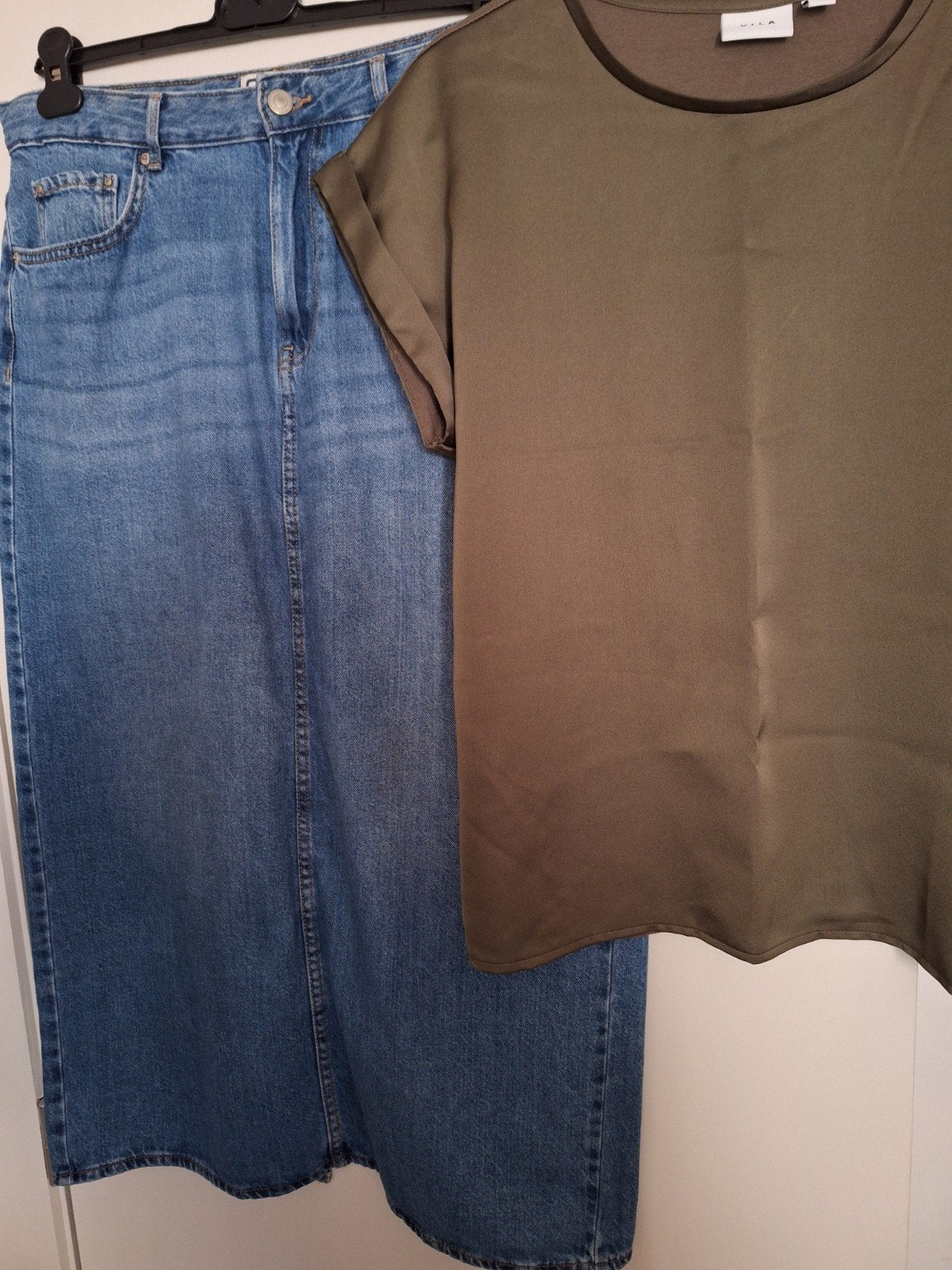 jeansrok large Only Gratis nieuw tshirt, Kleding | Dames, Rokken, Ophalen of Verzenden
