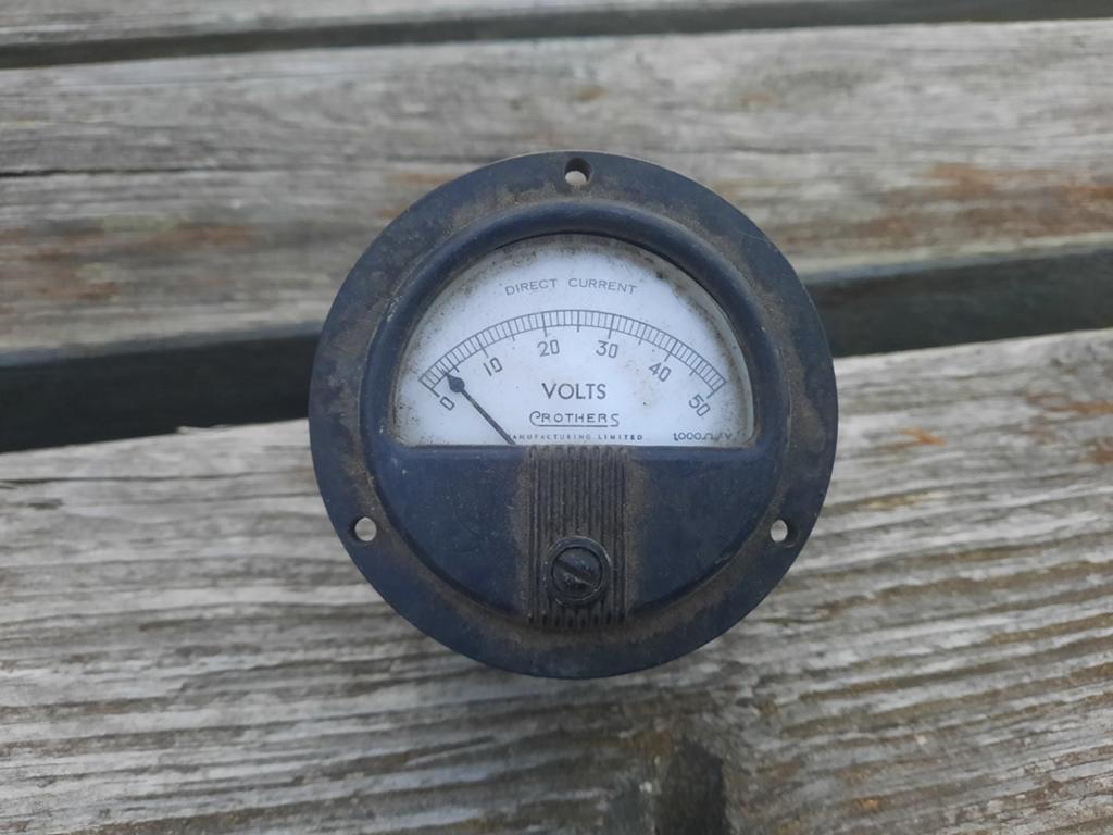 VOLTMÈTRE/ tank US