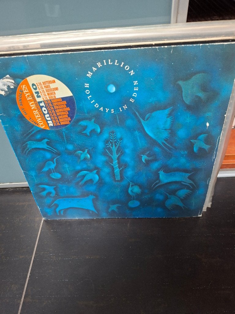lp - marillion - holidays in eden - bak 2, LP, Gebruikt, Hardrock, Ophalen of Verzenden
