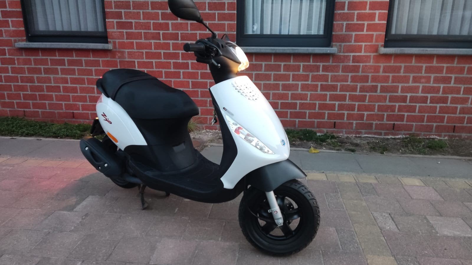 Piaggio Zip 50cc B-klasse --- 4t, Fietsen en Brommers, Ophalen