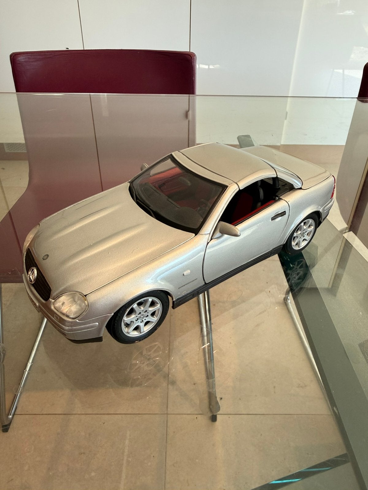 Mercedes-Benz SLK 230 (R170) 1:18 zonder versnellingsbak, Ophalen of Verzenden, Zo goed als nieuw, Auto, Maisto