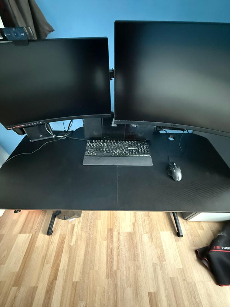 Bureau pour gaming ou travaille, Enlèvement, Comme neuf