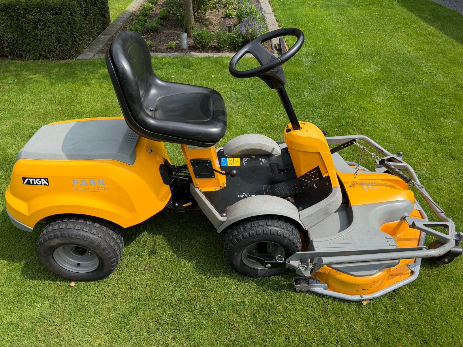STIGA PARK COMPACT 16/4WD NIEUW COMBI PRO 110 DEK ZITMAAIER, Tuin en Terras, Ophalen of Verzenden, Zo goed als nieuw, Overige soorten