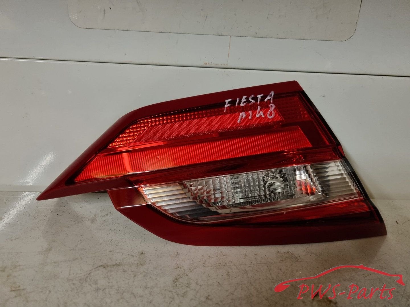 FORD FIESTA MK8 ACHTERLICHT LINKS ORIGINEEL, -, -, -, Enlèvement ou Envoi