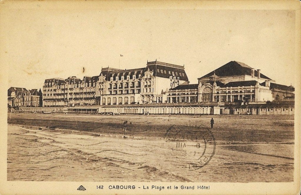 1925 - FRANCE - Cabourg : La Plage et le Grand Hôtel, Collections, Envoi, 1920 à 1940, Affranchie, France