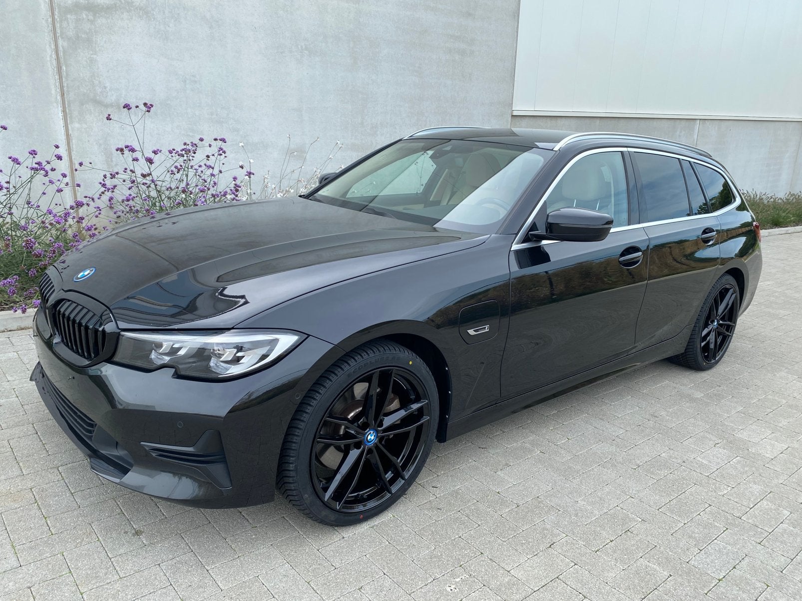 BMW 320e TOURING - BUSINESS PACK, Automaat, Achterwielaandrijving, Zwart, Bedrijf