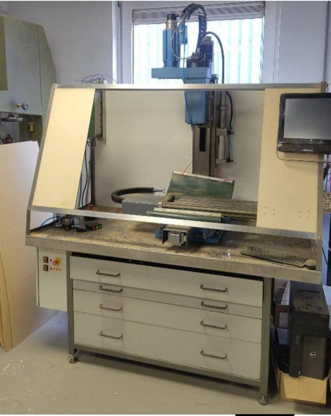 Cnc freesbank, Ophalen