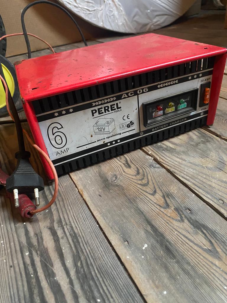 Perel AC06 batterijlader 12V – 6A, Auto-onderdelen, Accu's en Toebehoren, Ophalen