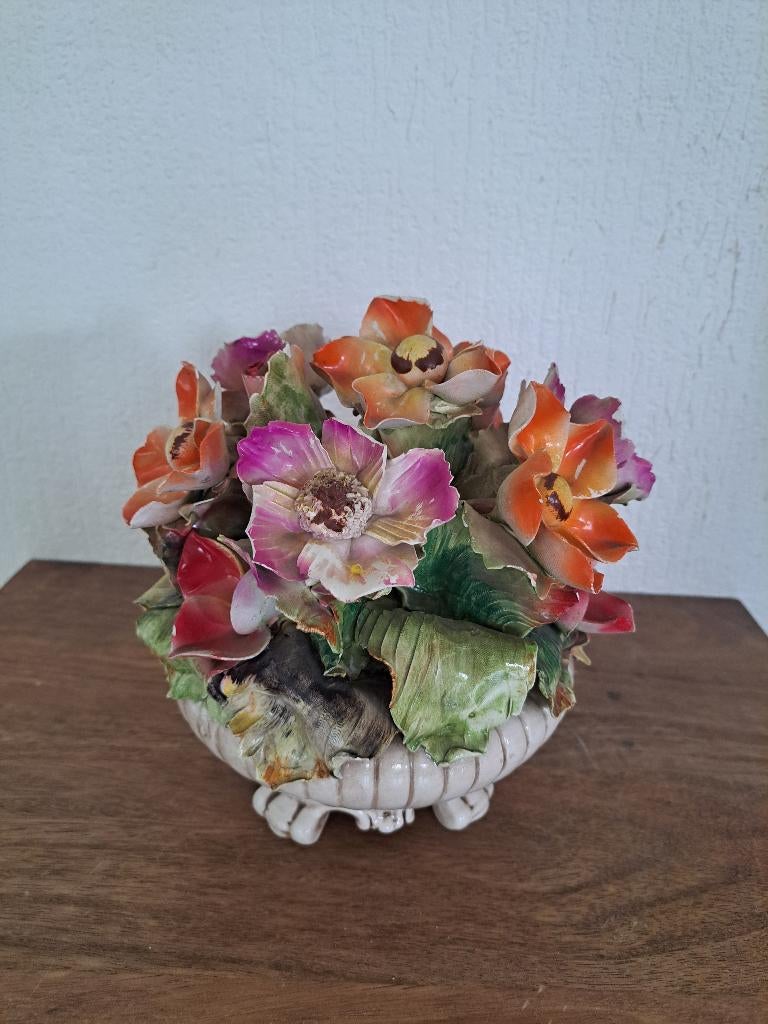 Vintage V. Bassano Italy porselein Bloemenvaasje, Antiek en Kunst, Antiek | Porselein, Ophalen