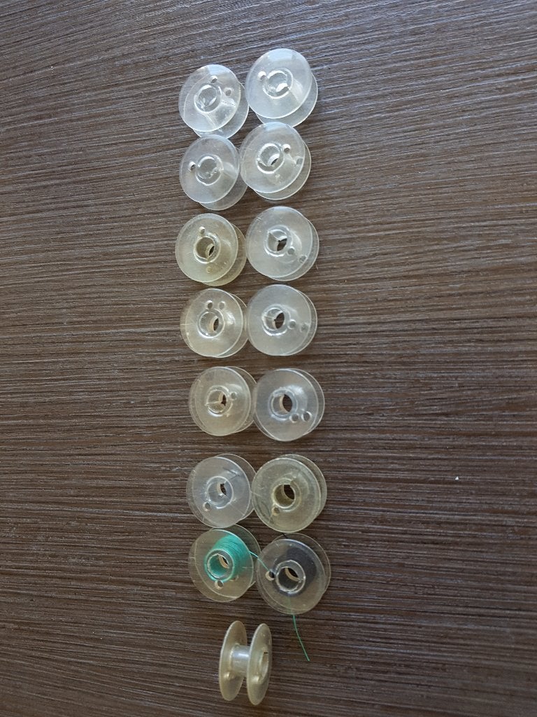 15  garenspoelen voor Singernaaimachine, Antiek en Kunst, Ophalen of Verzenden