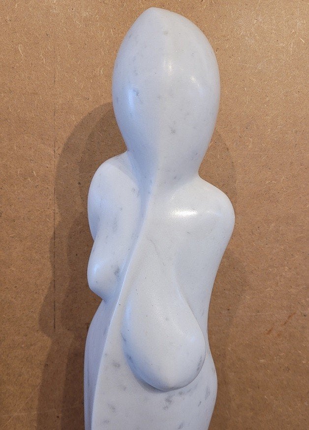 Willy DE MEESTER, vrouw in Carrara-marmer, Statue, Pierre ou céramique, Enlèvement, Femme
