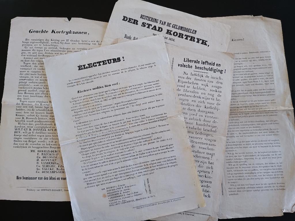 Ephemera KORTRIJK: lot 5 affiches (o.m. verkiezingen), Antiek en Kunst, Antiek | Boeken en Manuscripten, Ophalen of Verzenden