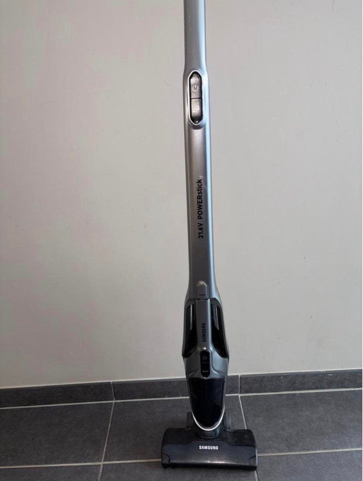 Aspirateur balai sans fil SamsungPowerstic+appareil de poche, Sans fil, Réservoir, Enlèvement, Utilisé