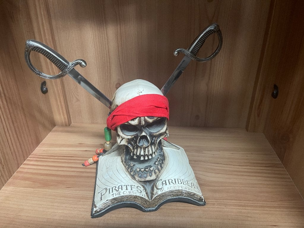 Buste pirate tête de mort avec sabres (Pirates des caraïbes), Verzamelen, Beelden en Beeldjes, Ophalen, Zo goed als nieuw