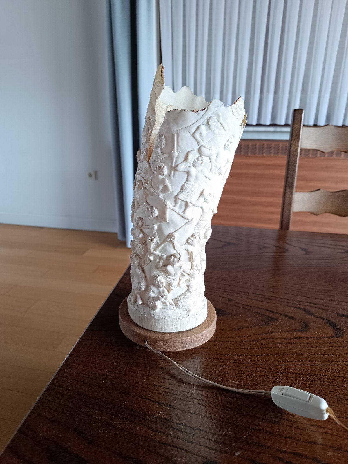 Antieke ivoorlamp Congo, Ophalen