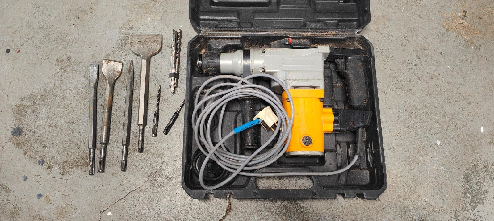 Perforateur burineur en coffret avec mèches et burins, Bricolage & Construction, Enlèvement, Burin