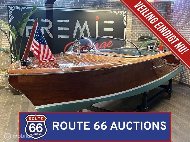 Chris Craft 19-feet Capri Runabout | 1956 | Route 66 Auction, Overige merken, Zwart, Bedrijf, Handgeschakeld