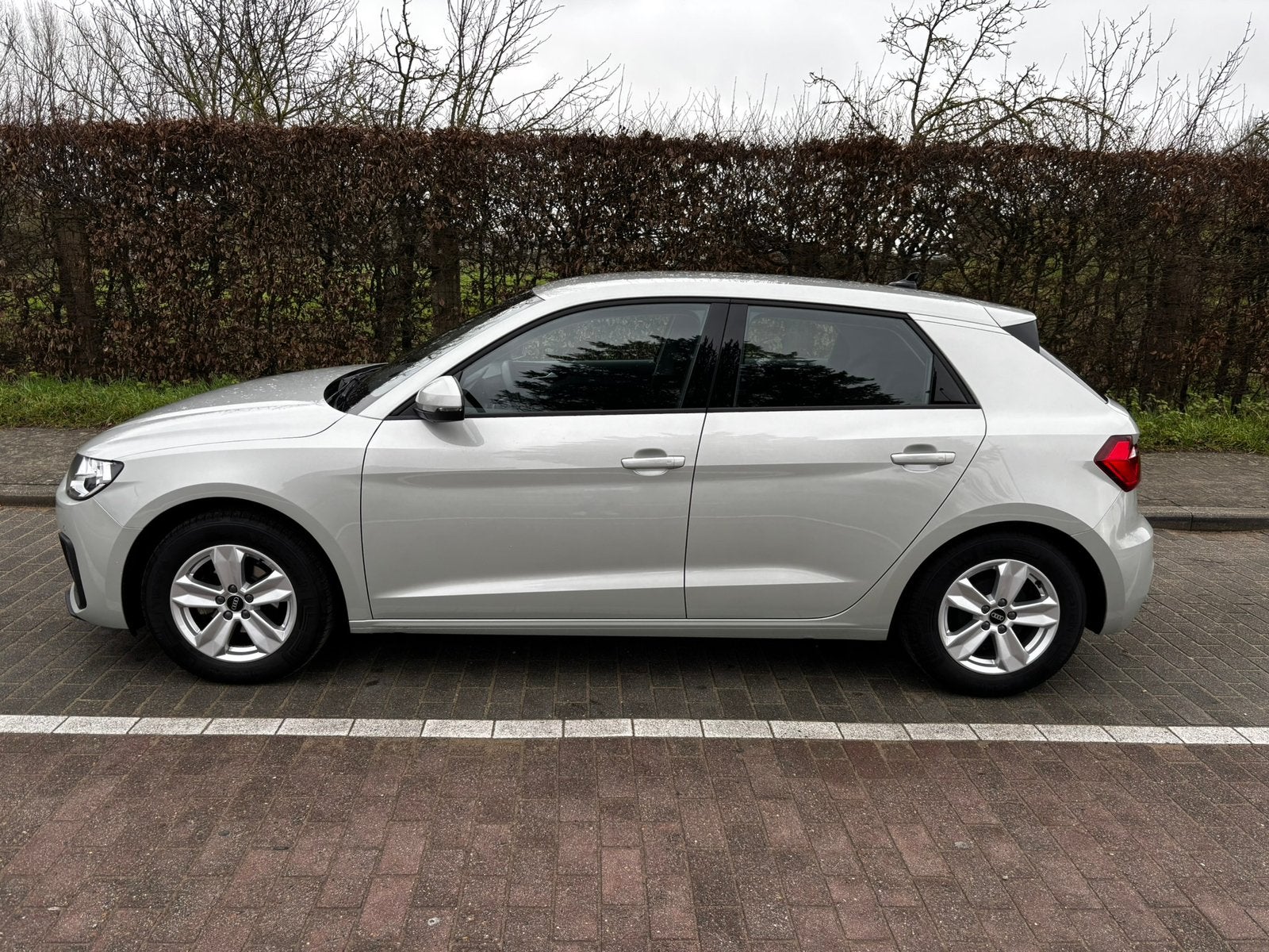 Audi A1 Sportback TFSI Business Edition Attraction S tronic, Auto's, Audi, Stof, A1, Navigatiesysteem, 5 deurs