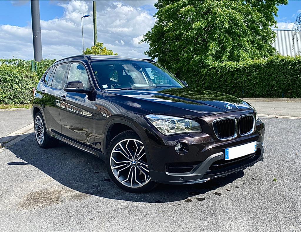 BMW x1 sDrive18D Sport bva - toit pano / CarPlay / Full, 4 portes, Carnet d'entretien, Noir, Feux de virage