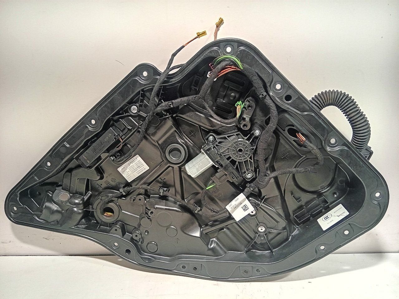 Raammechaniek elektrisch links achter Mercedes-Benz C-Klasse, Onderdelen@venauto.nl, Van der Ven Autorecycling B.V., Ettenseweg 76, 4706 PB Roosendaal, The Netherlands